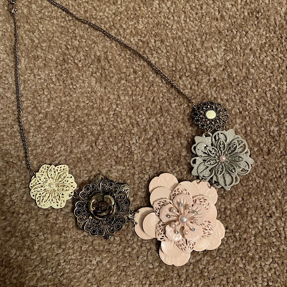 Metal Floral Necklace